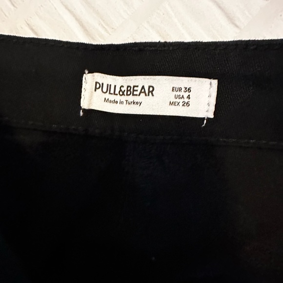 Pull&Bear high waist wide leg cargo pants in black - Picture 4 of 10